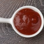 Radicchio rosso con panna e olive nere –  salsa Worcester